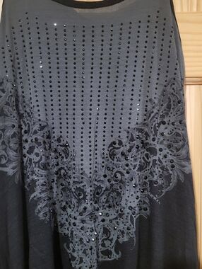 Black Embellished Scoop Neck Bling Tank Top. Flows Nice With Leggings. Vocal